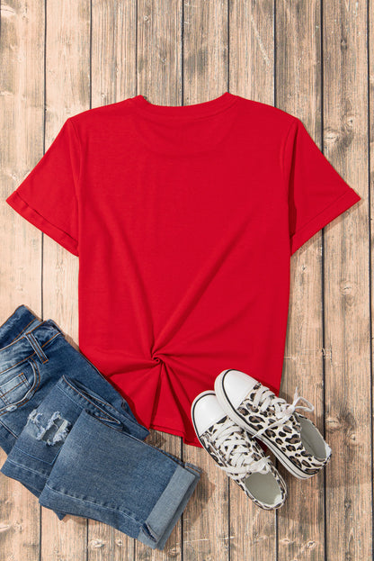 Rotes T-Shirt mit Rundhalsausschnitt und Grafik in Herzform mit USA-Flagge