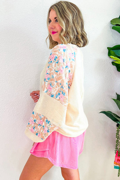 Apricot – Geripptes Oberteil mit Blumen-Patchwork und Puffärmeln in Übergröße