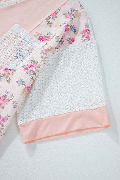 Zarte Bluse mit floraler Spitze und Häkel-Patchwork-Fledermausärmeln