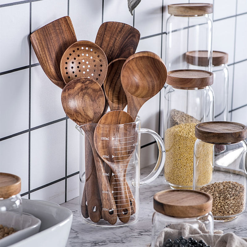 Küchenwerkzeugset aus thailändischem Teakholz
