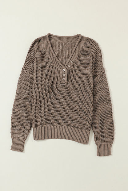 Khakifarbener Pointelle-Strickpullover mit Knöpfen und V-Ausschnitt und überschnittener Schulter
