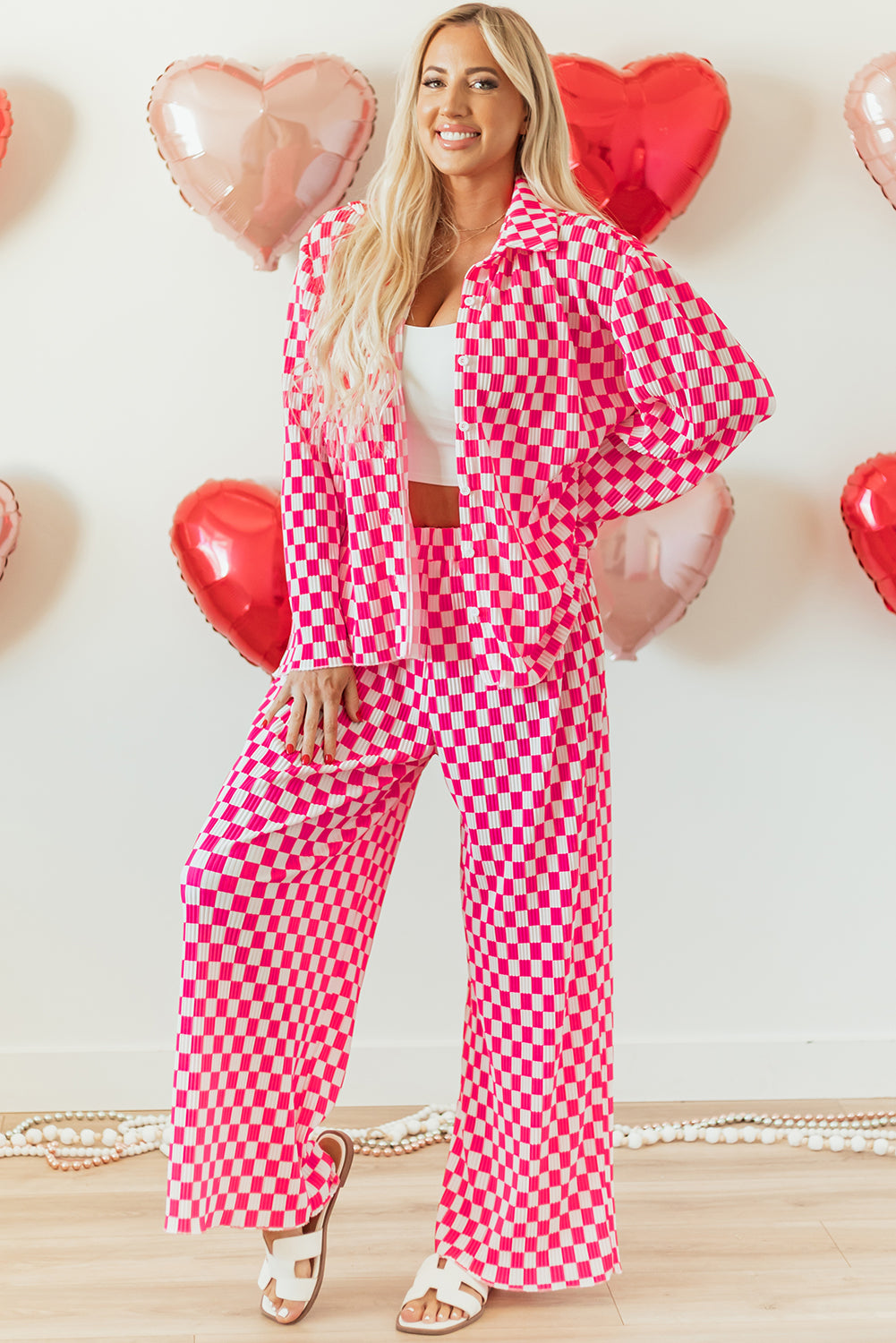 Rosa Pyjama-Set mit kariertem Hemd mit Knöpfen und hoch taillierter Hose