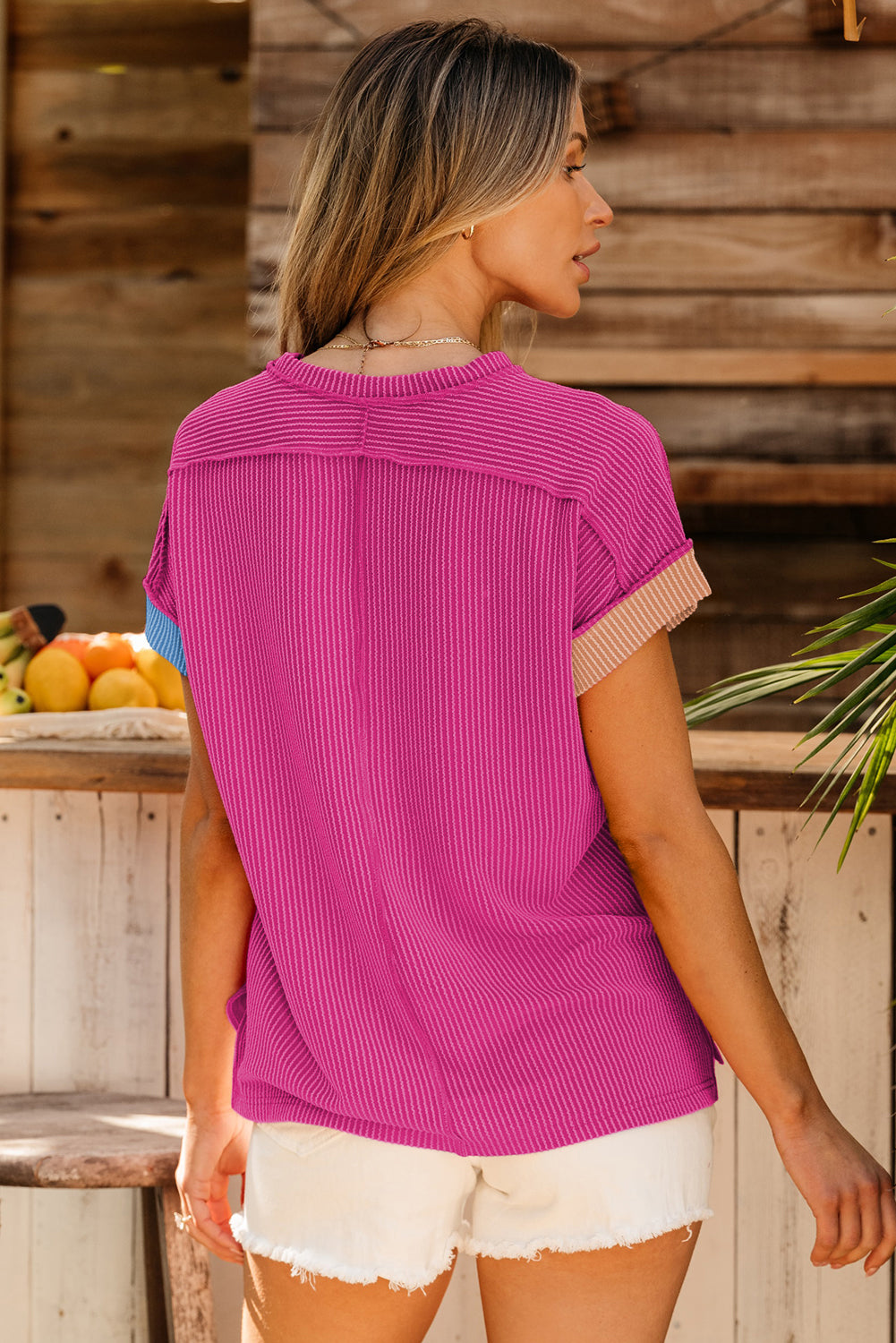 Rosarotes strukturiertes Colorblock-T-Shirt mit Rundhalsausschnitt