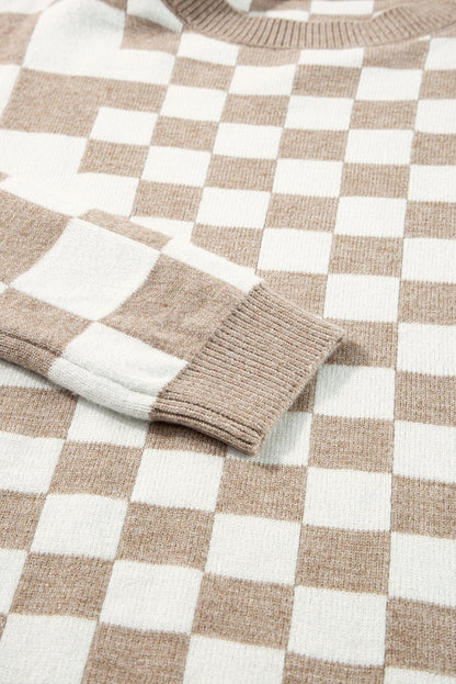 Khakifarbener Pullover mit Karomuster und überschnittener Schulterpartie und Rundhalsausschnitt