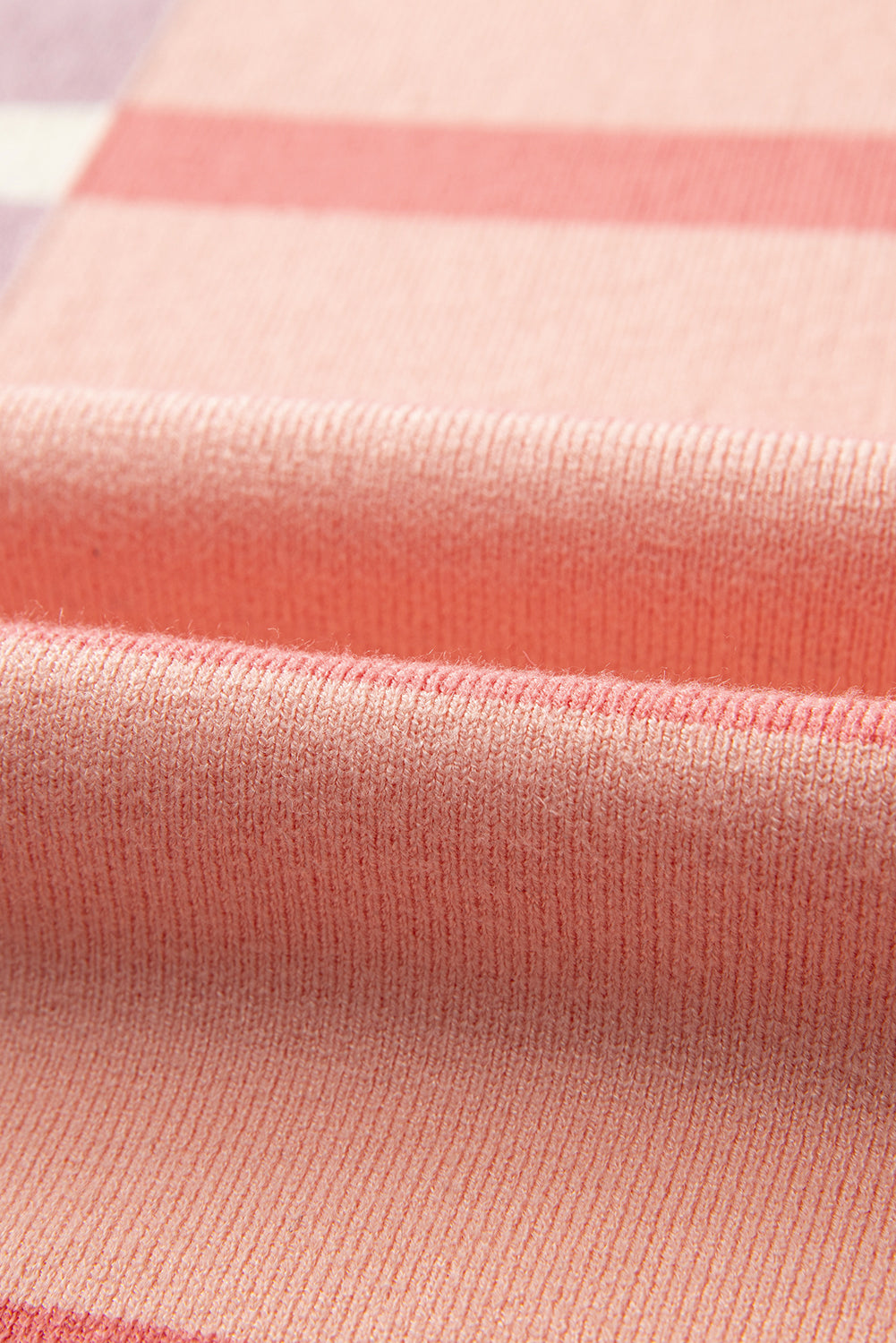 Oversize-Pullover mit rosa Streifen und Colorblock