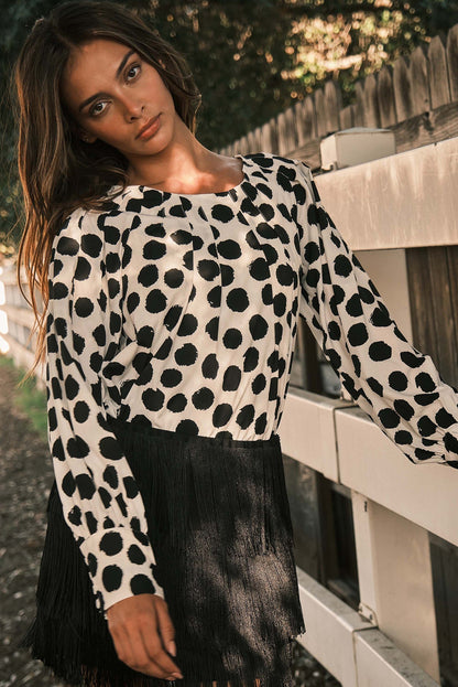 Schwarze Bluse mit geknöpften Ärmeln und Falten