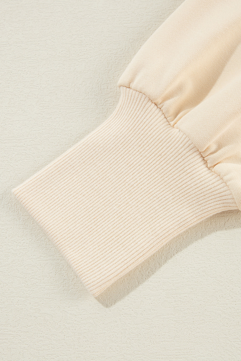 Orangefarbenes Sweatshirt mit Farbblockdesign und lockerer Passform, Kragen und überschnittenen Schultern