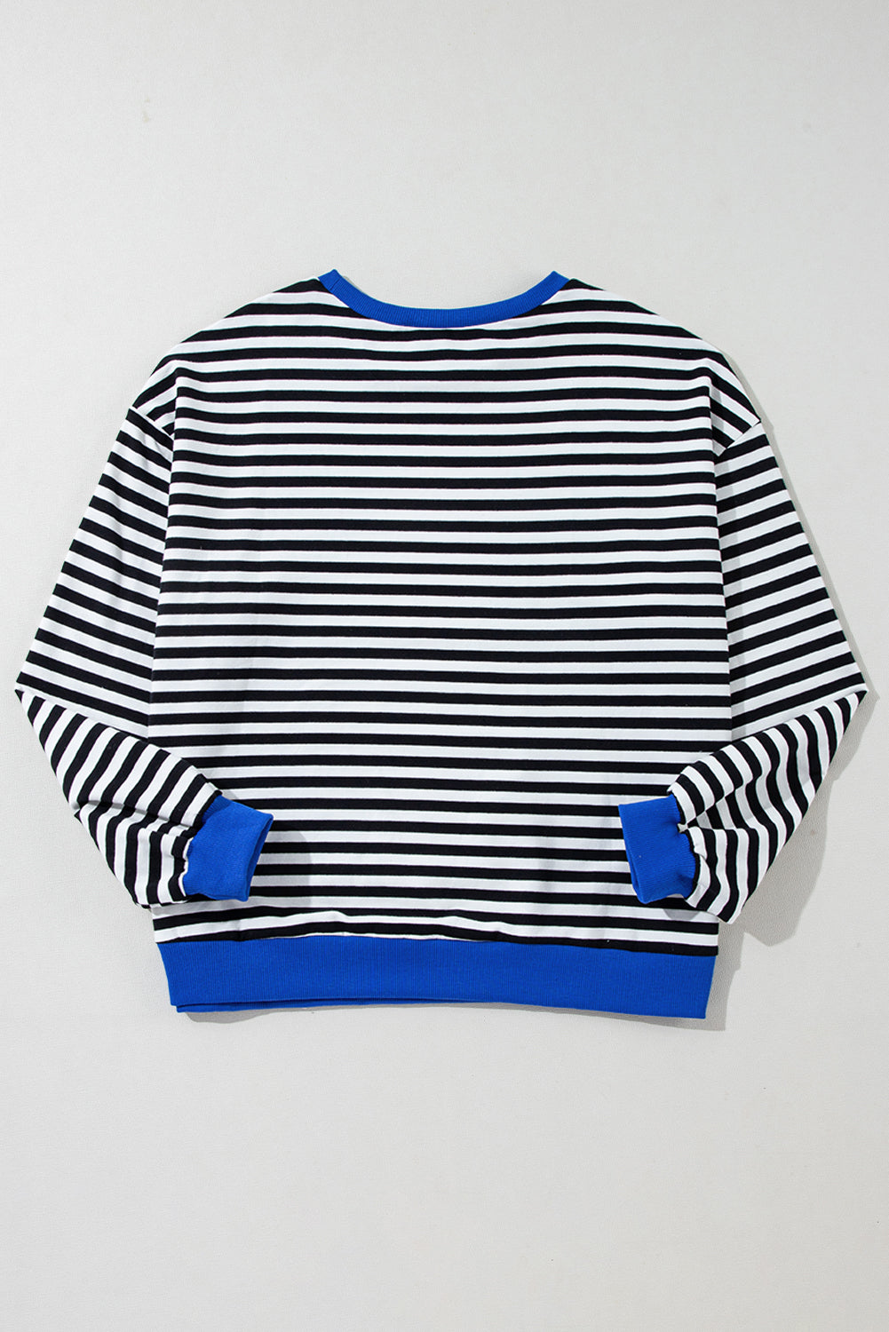 Oversize-Pullover mit Kontrastbesatz und schwarzen Streifen
