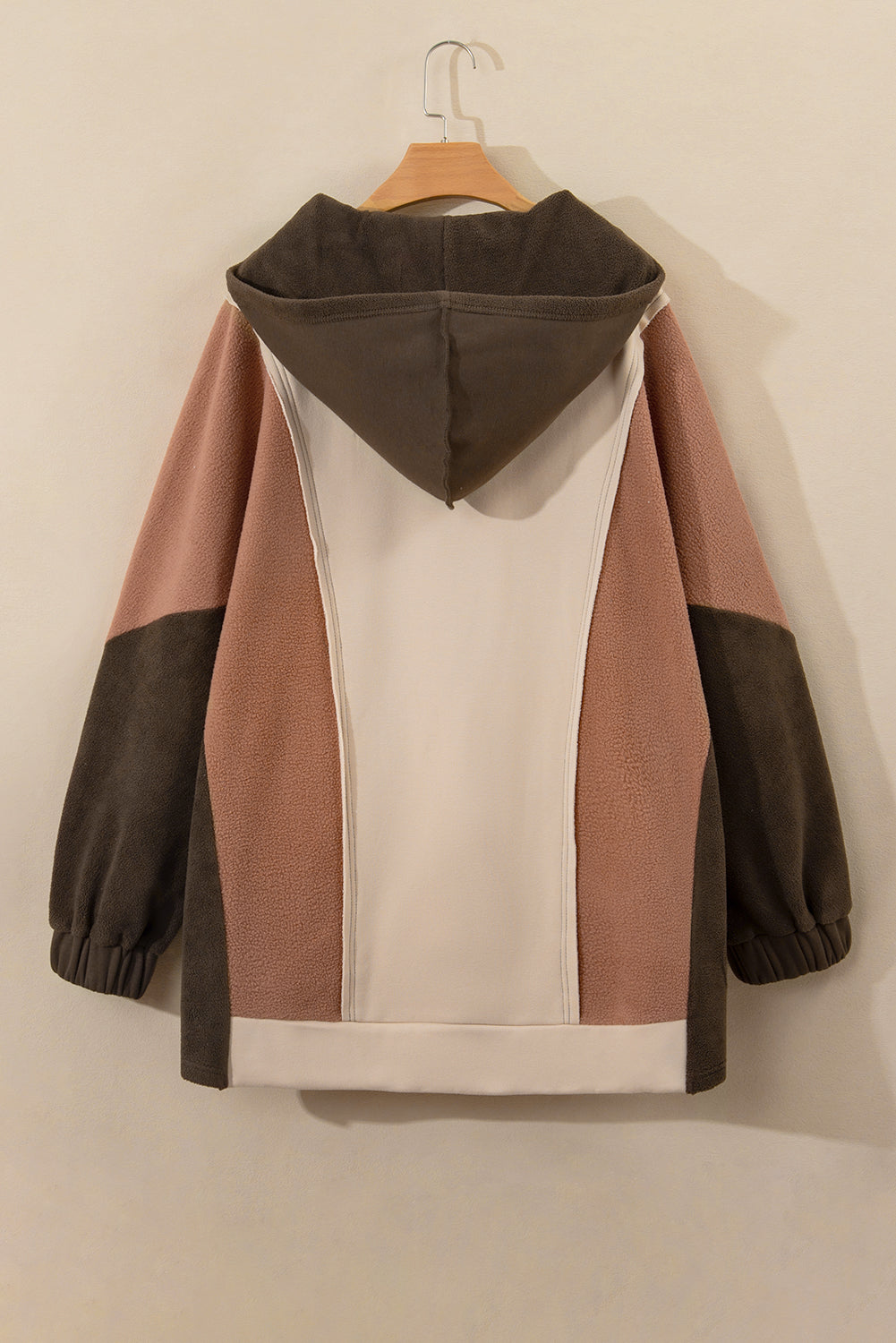 Brauner Hoodie mit sichtbaren Nähten und Farbblockdesign in Übergröße