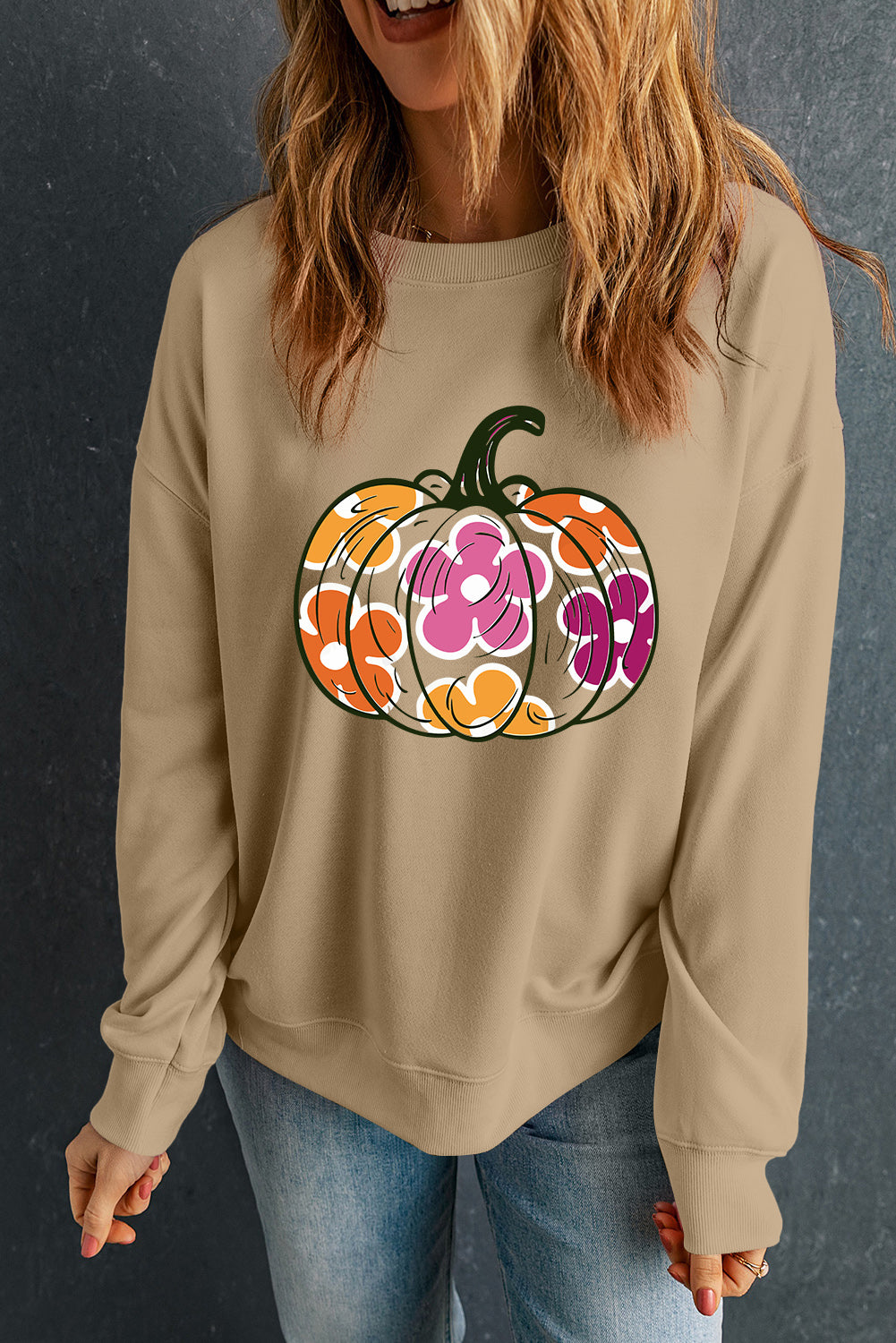 Khakifarbenes Sweatshirt mit Halloween-Blumen-Kürbis-Grafik und überschnittener Schulter