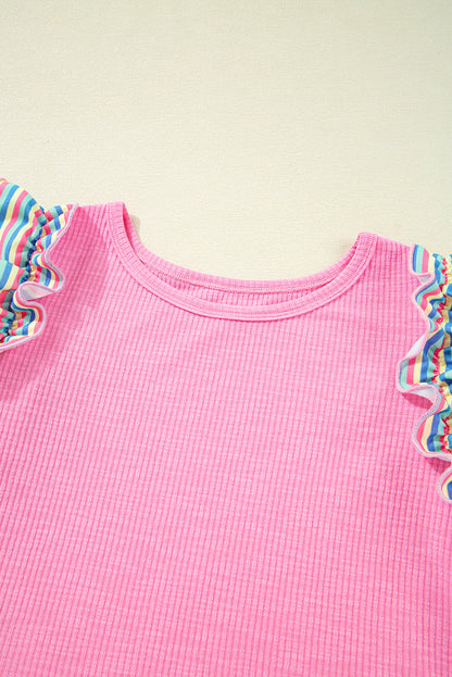 Bonbon – Gerippte Bluse mit gestreiften Rüschen und Flatterärmeln