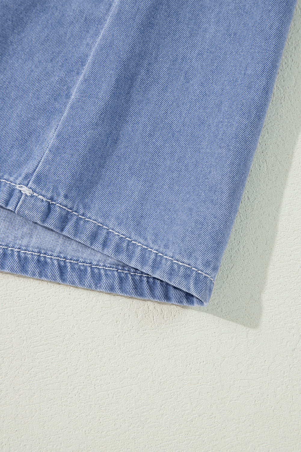 Myosotis Chambray Maxikleid mit tiefem V-Ausschnitt und Armbandärmeln