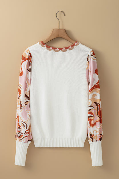Weißer Pullover mit Blumenaufnähern und Bischofsärmeln