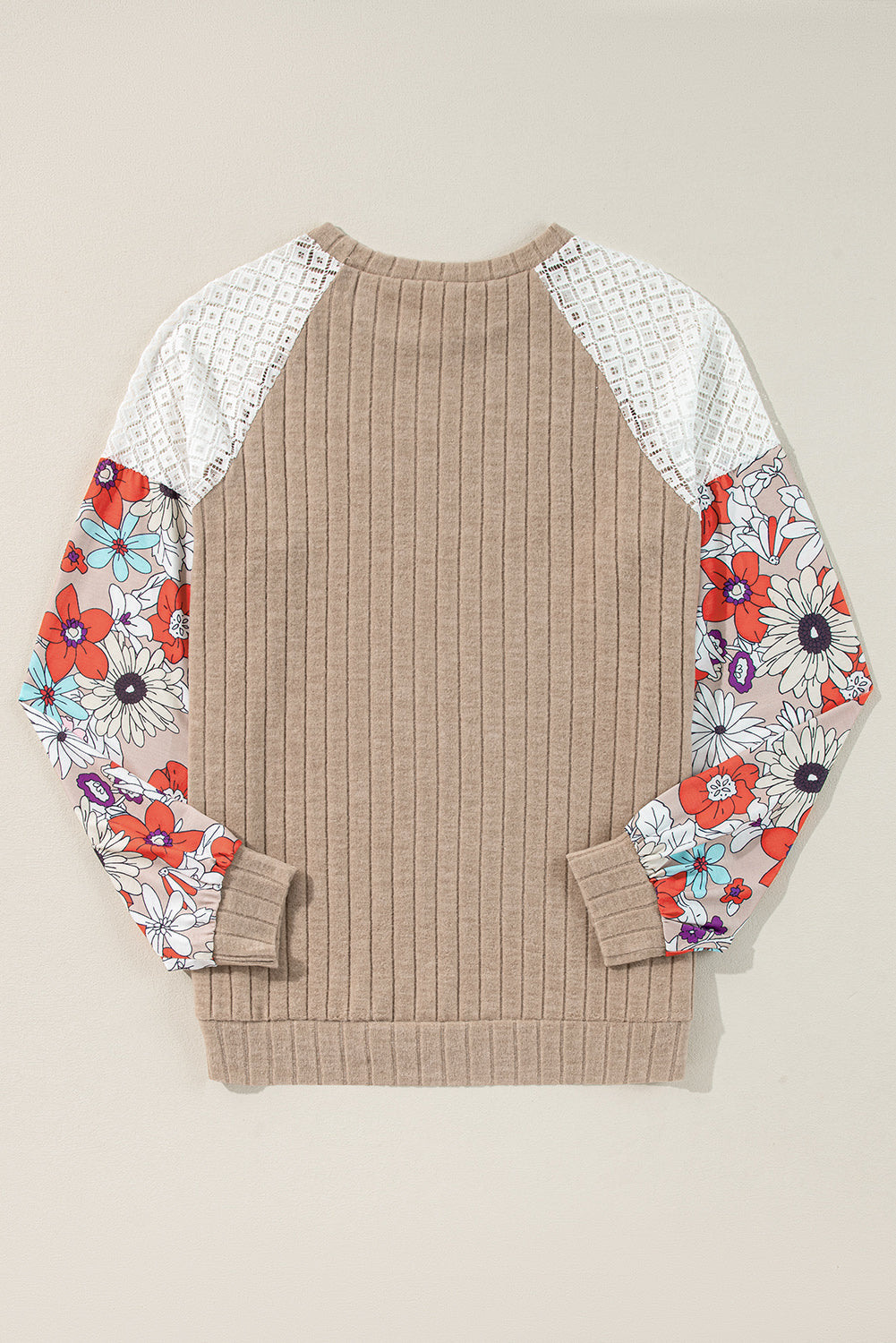 Langärmlige gerippte Bluse mit Patchwork-Muster und Blumenmuster