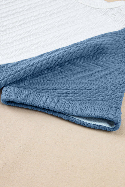 Hellblaues, strukturiertes T-Shirt mit Farbblock und lockerer Passform
