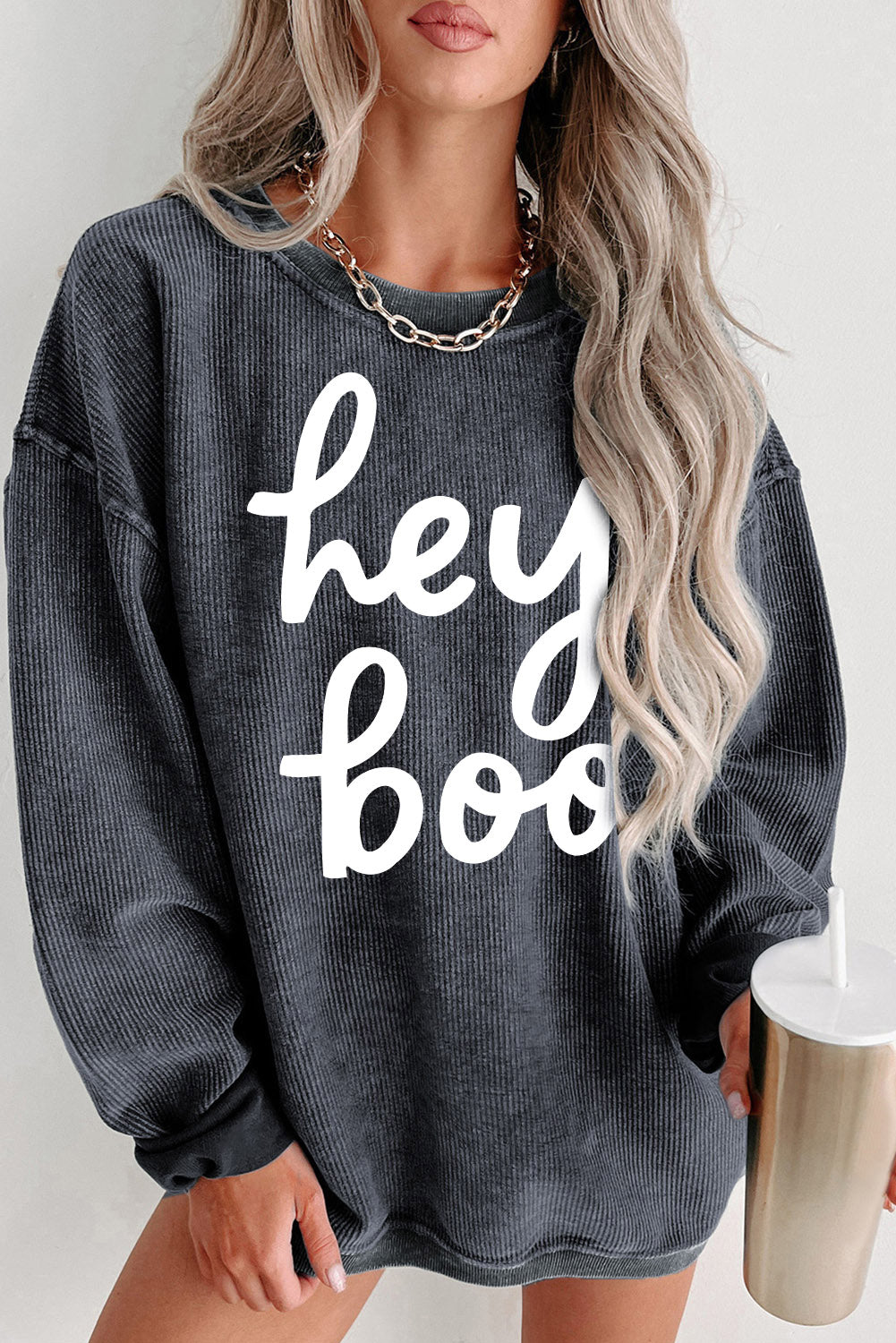 Graues Halloween-Sweatshirt mit „Hey Boo“-Grafik und Kordel