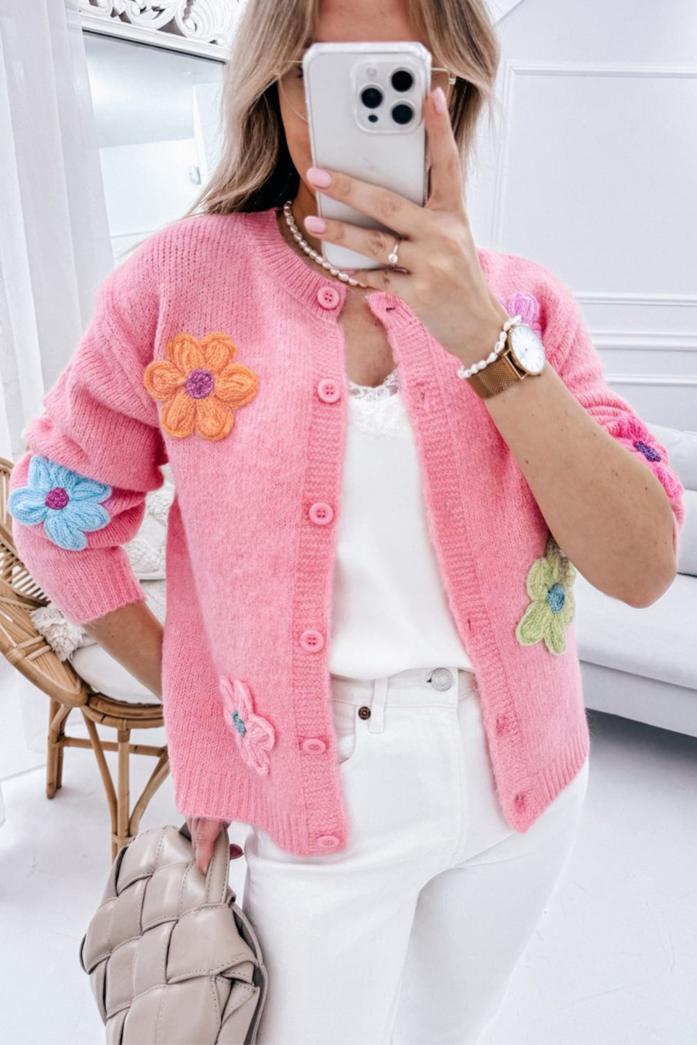 Niedliche Strickjacke mit Blumenmuster in Rosa