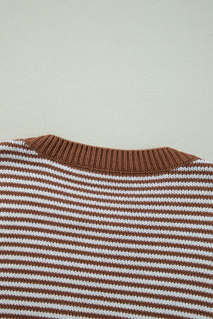 Braun gestreifter Pullover mit geometrisch strukturierter, überschnittener Schulter