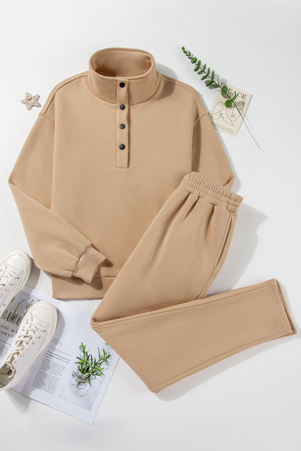Parchment Solid Set aus Sweatshirt mit halben Knöpfen und Jogginghose mit hoher Taille