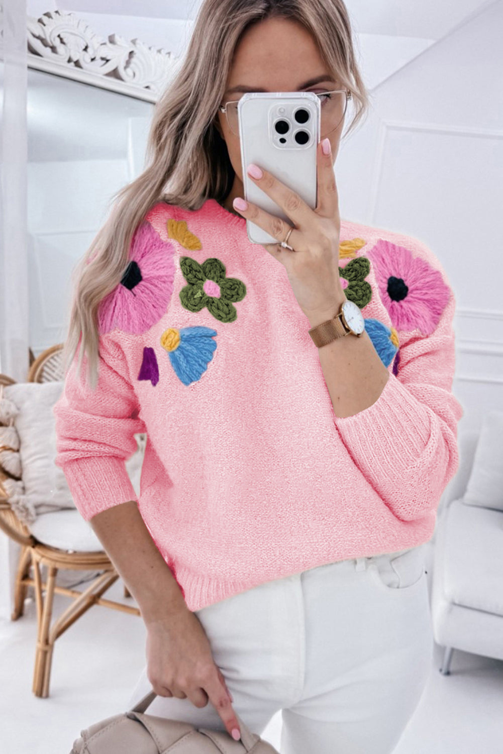 Rosa Strickpullover mit Blumenmuster und geripptem Rand