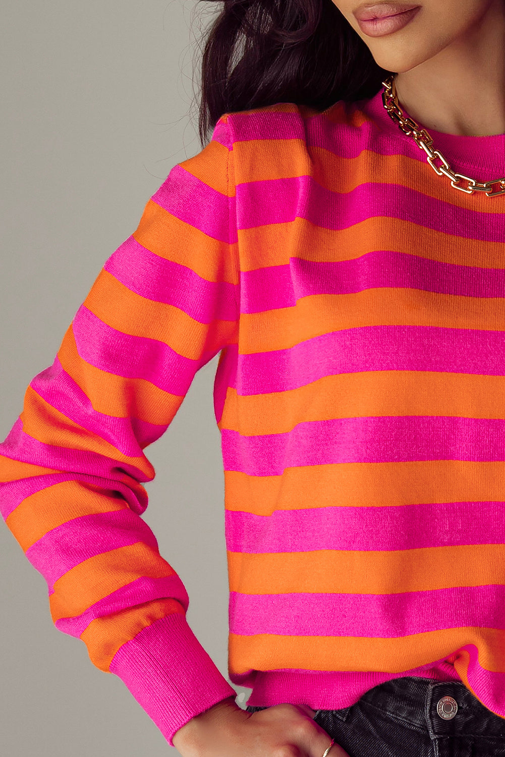 Pullover mit Rundhalsausschnitt und rosa Streifen