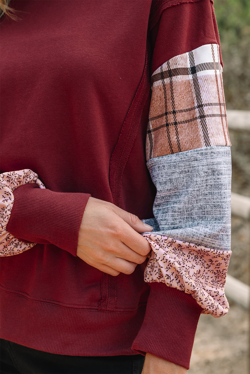 Red Sandalwood Plaid Colorblock Patchwork Sleeve Raw Seam Sweatshirt