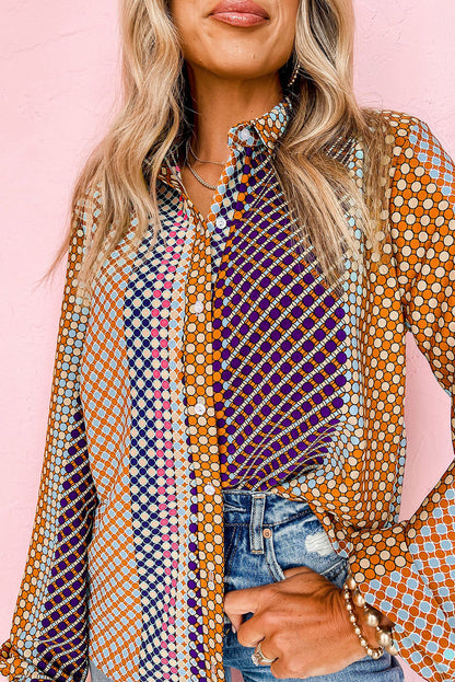 Braunes langärmliges Button-Down-Etuihemd mit Punktmuster
