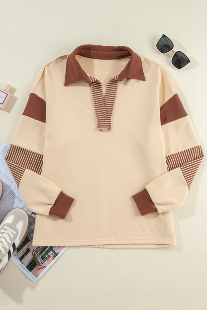 Helles French Beige gestreiftes Sweatshirt mit Colorblock-Patchwork-Kragen