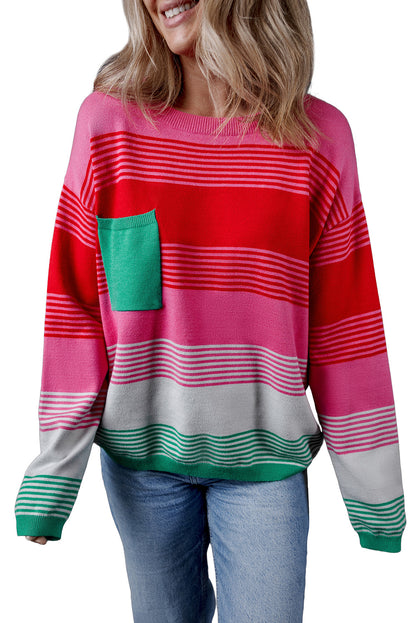 Rosa gestreifter Strickpullover mit aufgesetzten Taschen und überschnittener Schulter