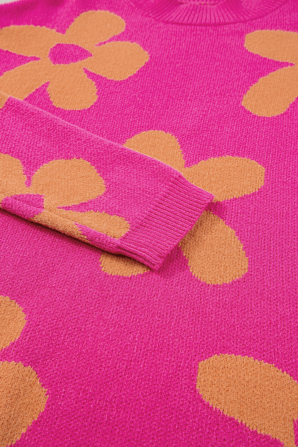 Langarmpullover mit Stehkragen und großem Blumenmuster in Rose