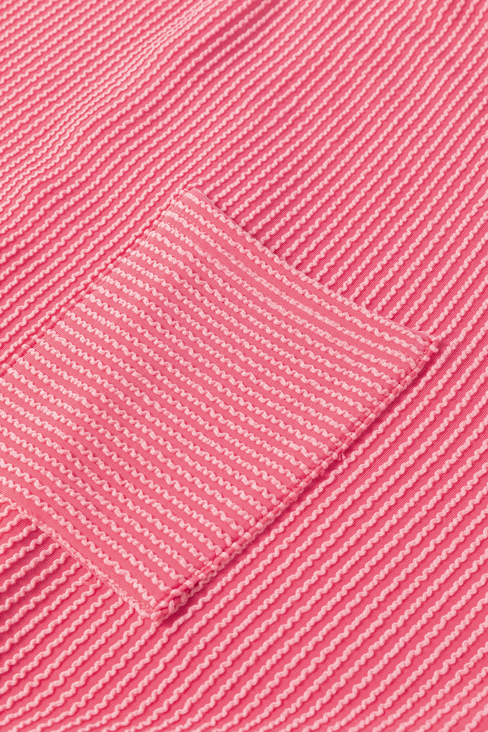 Peach Blossom – Geripptes, strukturiertes Langarm-T-Shirt in Übergröße