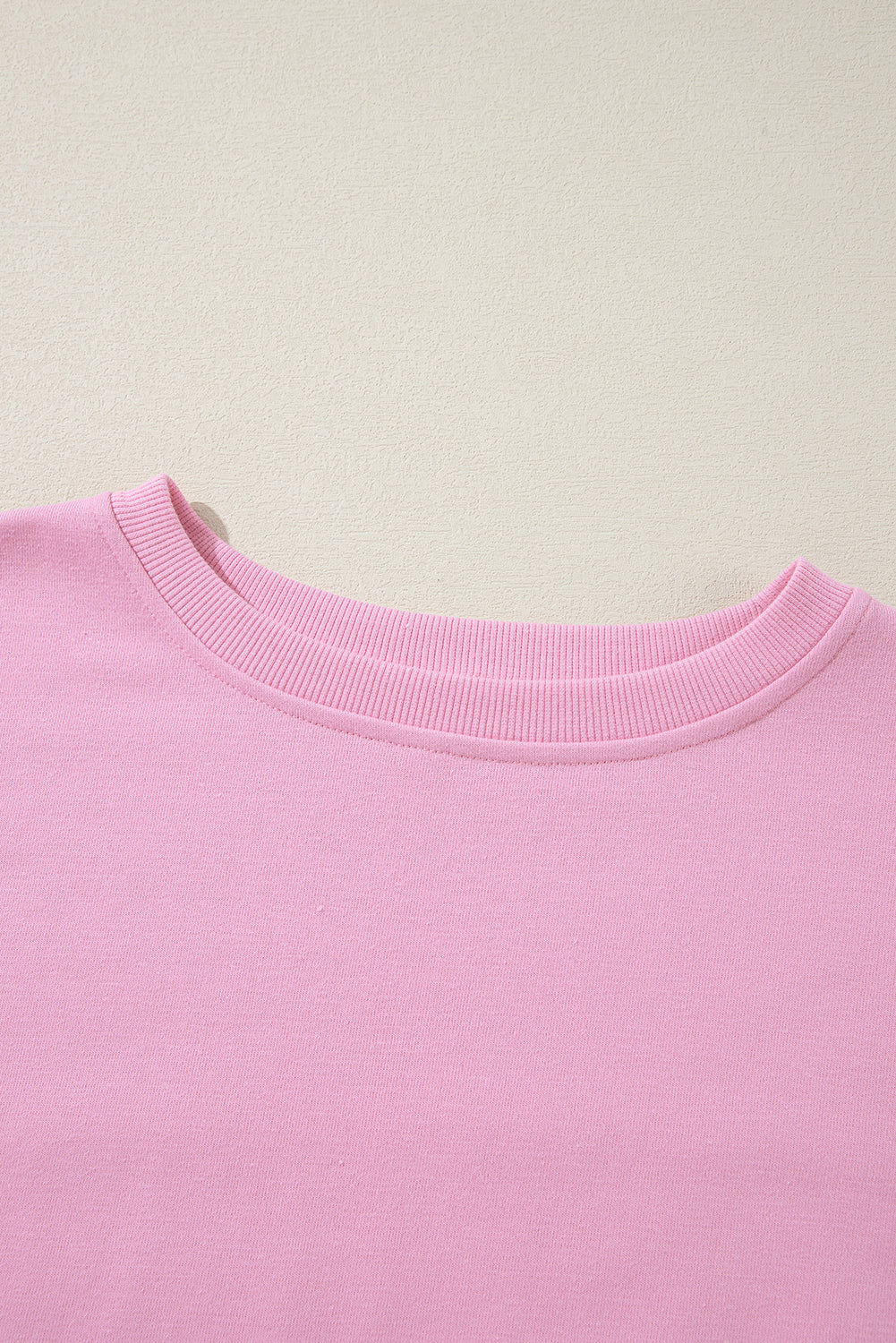 Bonbon – Sweatshirt mit Rundhalsausschnitt und sichtbaren Seitenschlitzen in Farbblock-Optik
