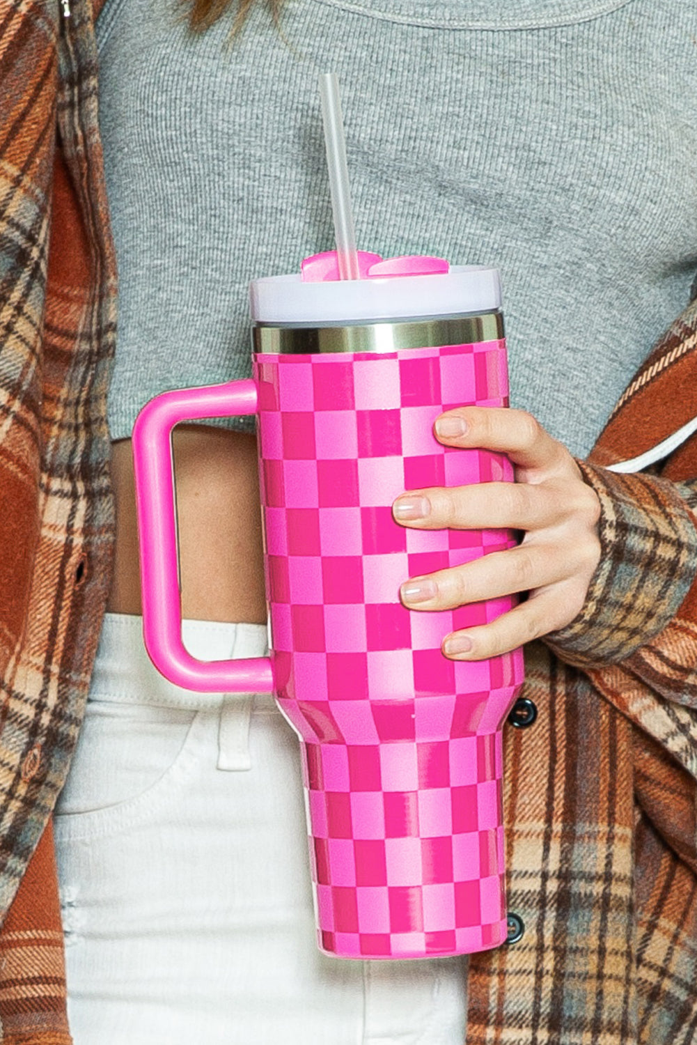 Edelstahlbecher mit Griff und Karomuster in leuchtendem Pink, 1,2 l