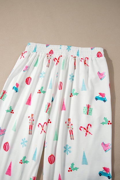 Weiße Nachtwäsche mit Revershemd und Hose mit Weihnachtsdruck