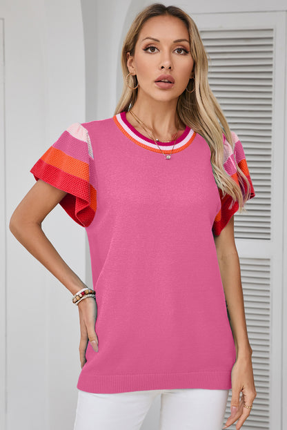 Hellrosa Strickpullover-T-Shirt mit kontrastierenden Flatterärmeln