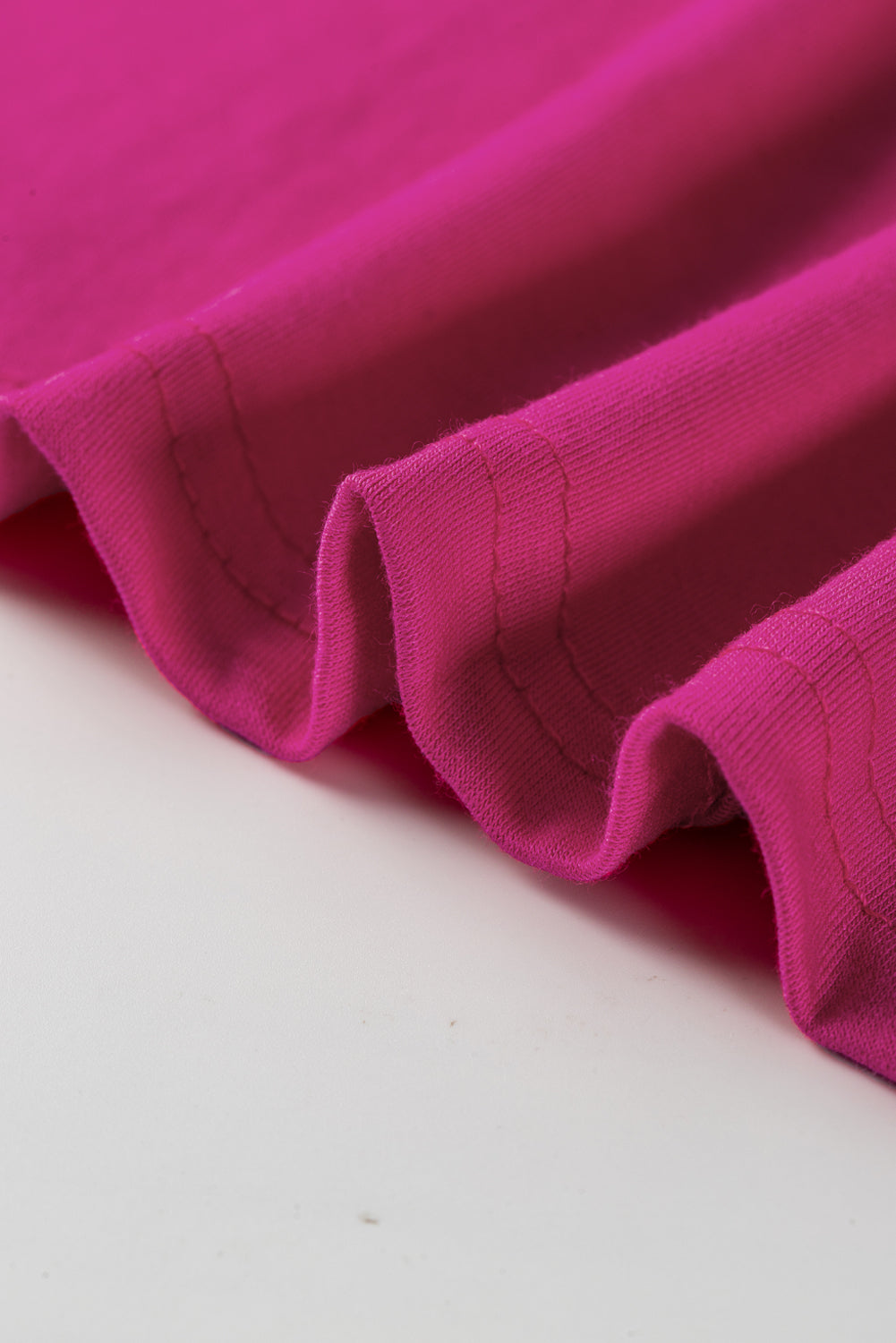 Kurzärmliges T-Shirt mit Rüschen und Netzstoff in Rosa