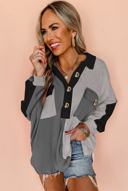 Graues Oversize-Sweatshirt mit geripptem Kragen und Farbblockdesign