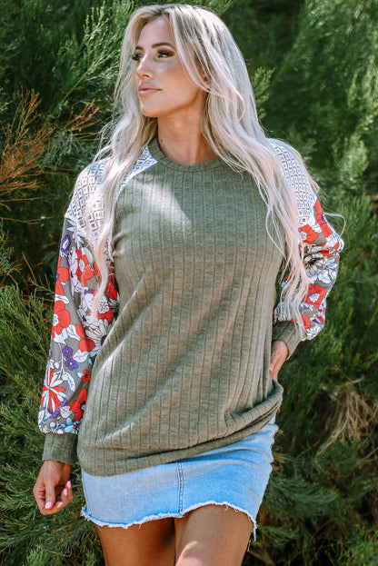 Laurel Green – Langärmlige, gerippte Bluse mit Blumen-Patchwork