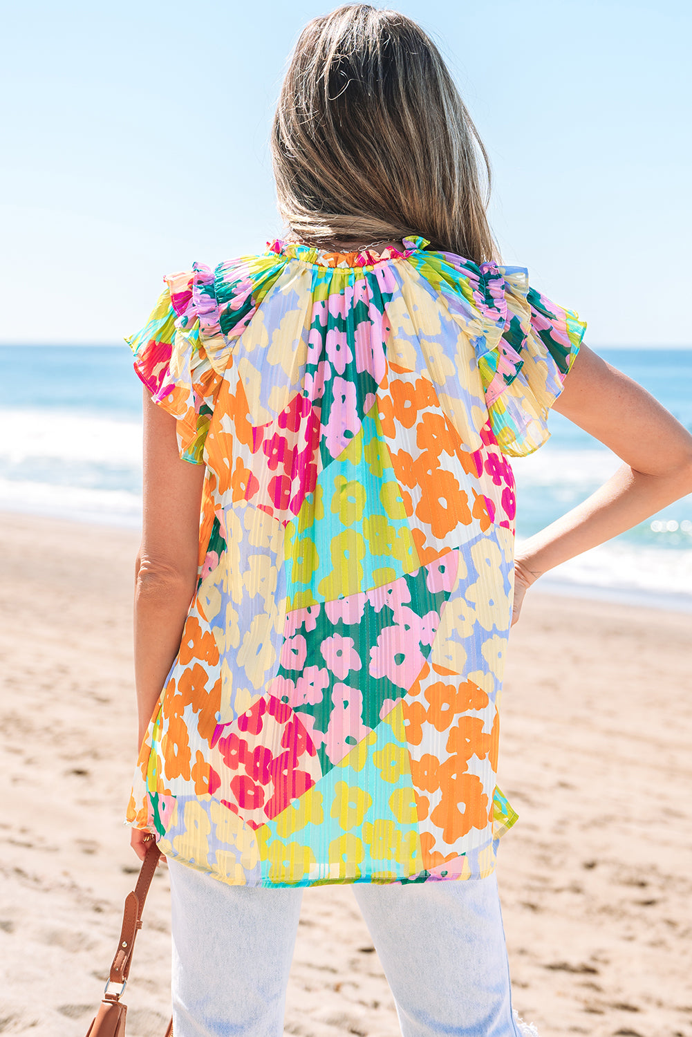 Mehrfarbige Bluse mit Leopardenmuster, Flatterärmeln und V-Ausschnitt in Knitteroptik
