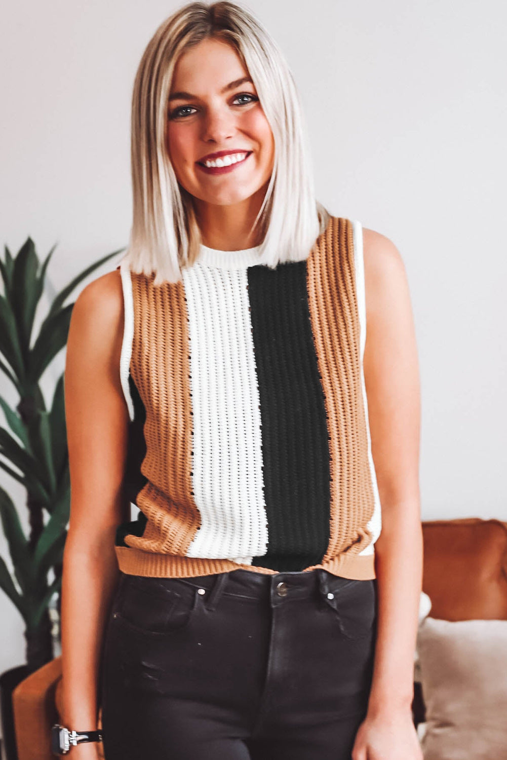 Ärmellose Strickweste mit Streifen-Farbblock in Khaki