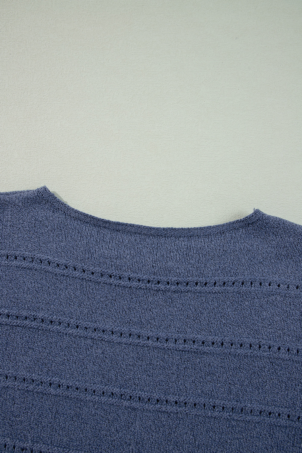 Echter blaugrüner Pointelle-Strickpullover mit U-Boot-Ausschnitt und überschnittener Schulter