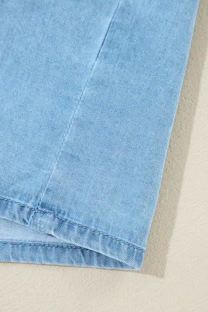 Myosotis – Gerüschtes, geknöpftes Etuikleid aus Denim mit V-Ausschnitt