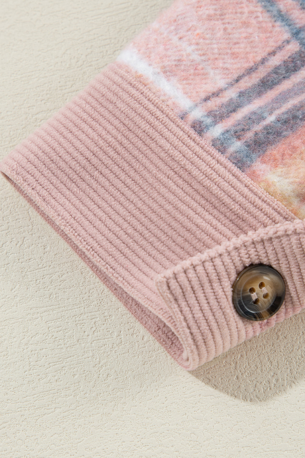 Hellrosa karierte Cord-Shacket mit Patchwork-Brusttasche