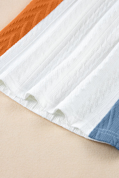 Hellblaues, strukturiertes T-Shirt mit Farbblock und lockerer Passform