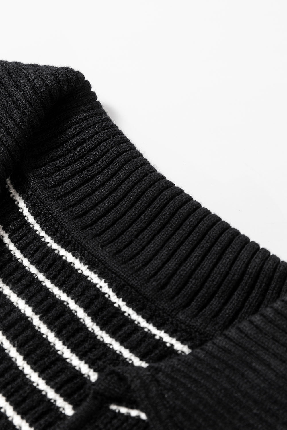 Schwarzes, gestreiftes Umlege-Tanktop mit V-Ausschnitt