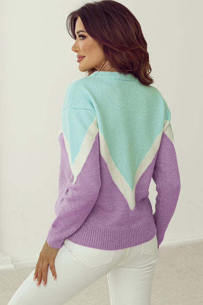 Grüner Pullover mit Chevron-Farbblock und überschnittener Schulter im Rippenstrick