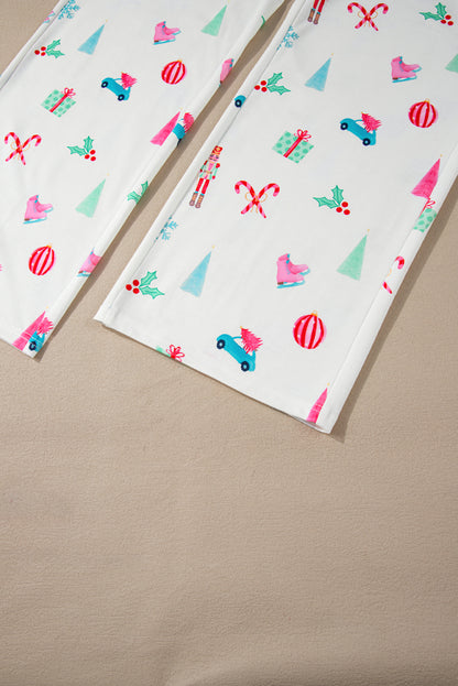 Weiße Nachtwäsche mit Revershemd und Hose mit Weihnachtsdruck