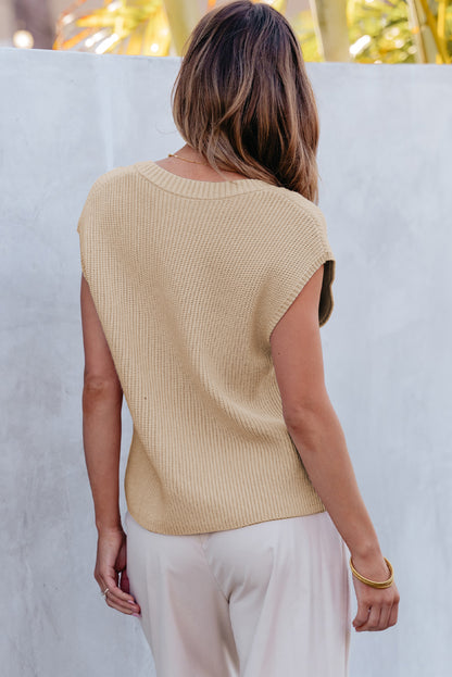 Aprikosenfarbener Pullover mit Brusttasche, V-Ausschnitt, gerippten Flügelärmeln