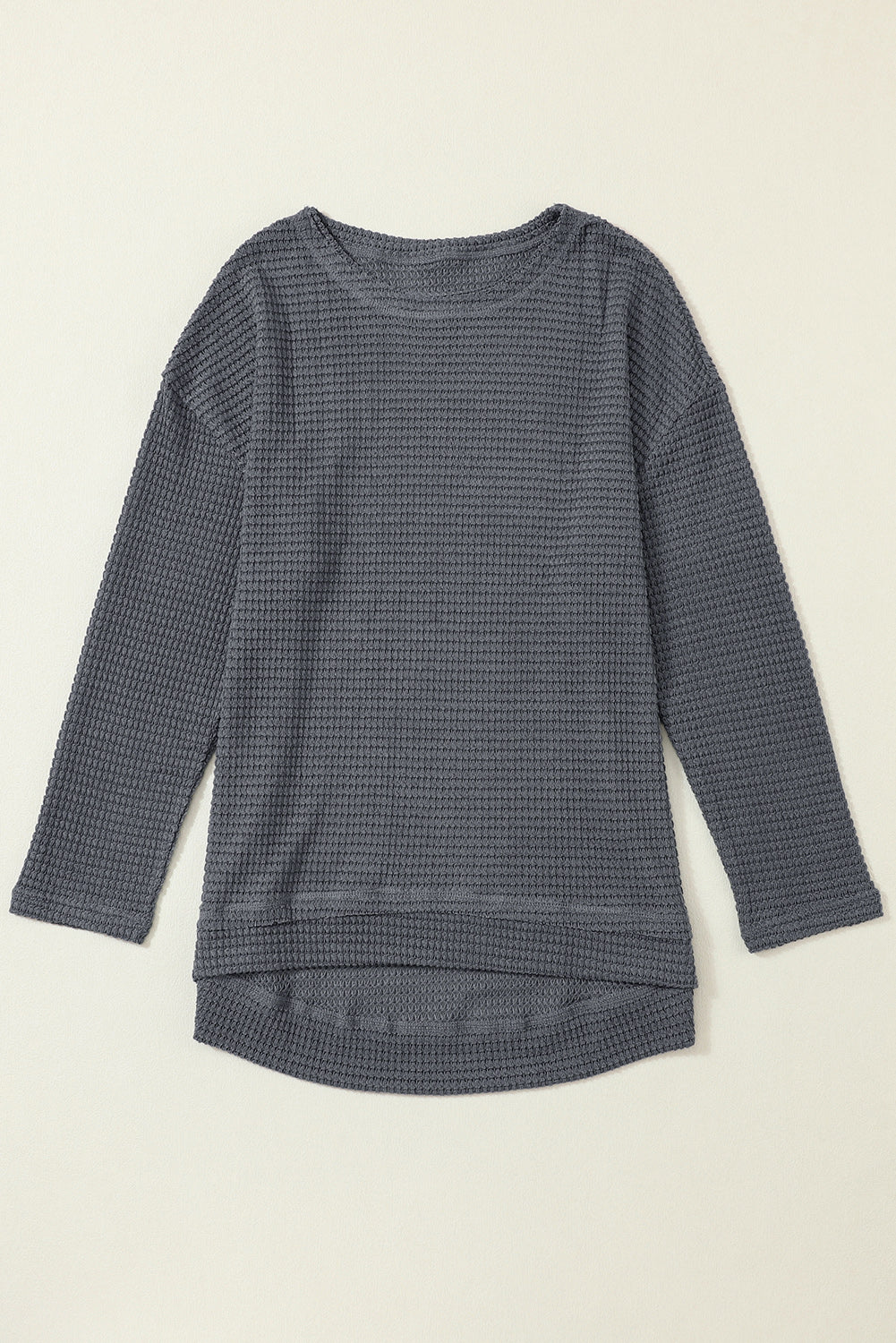 Graues Oversize-Oberteil mit hohen Schlitzen und Waffelstrick