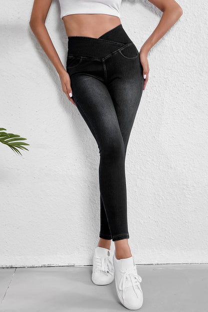 Schwarze, dehnbare Jeggings mit gewölbter Taille und schmaler Passform